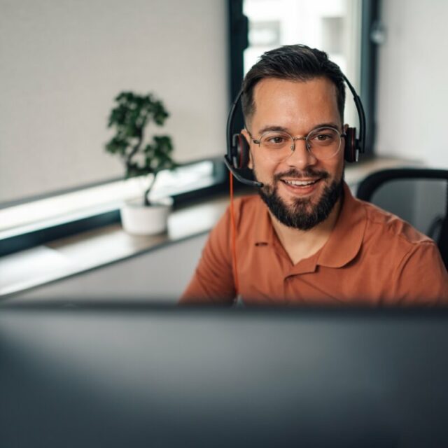 Voice Vs. Non-Voice Customer Service: Adapting SLAs and Agent Profiles in the Call Center