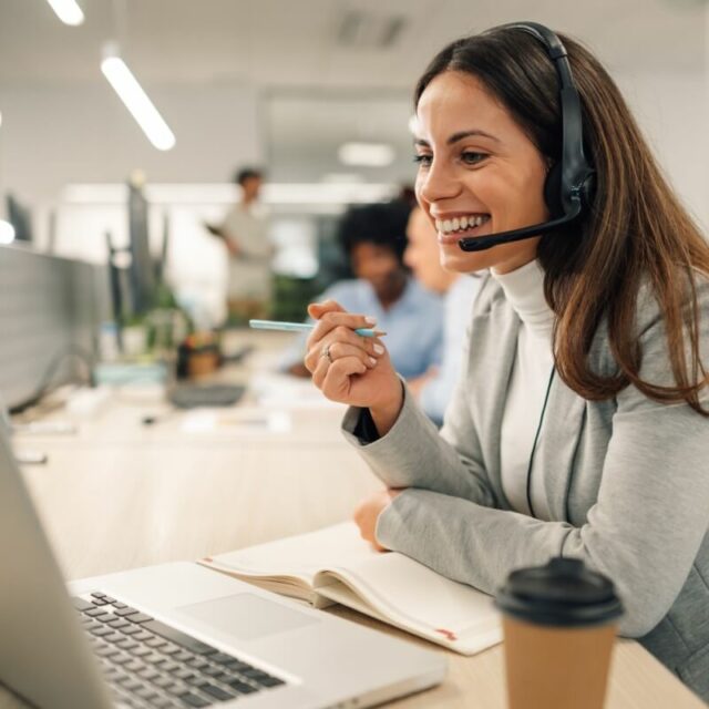 Customer Support in the Banking Industry: How to Deliver Outstanding Service